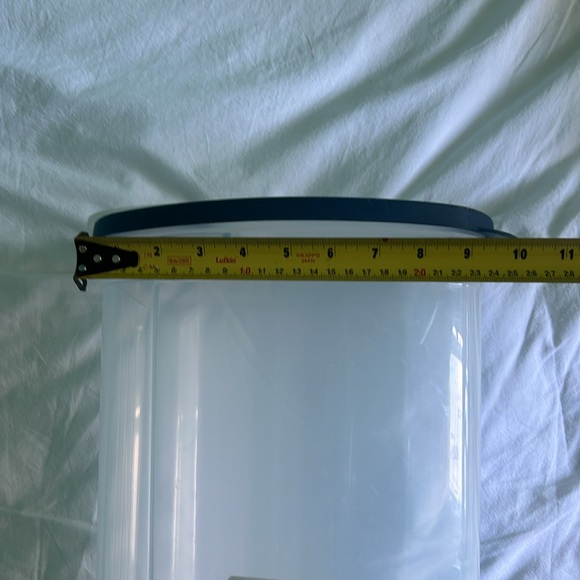 Rubbermaid plastic kitchen space savers (x2). - Picture 3 of 4